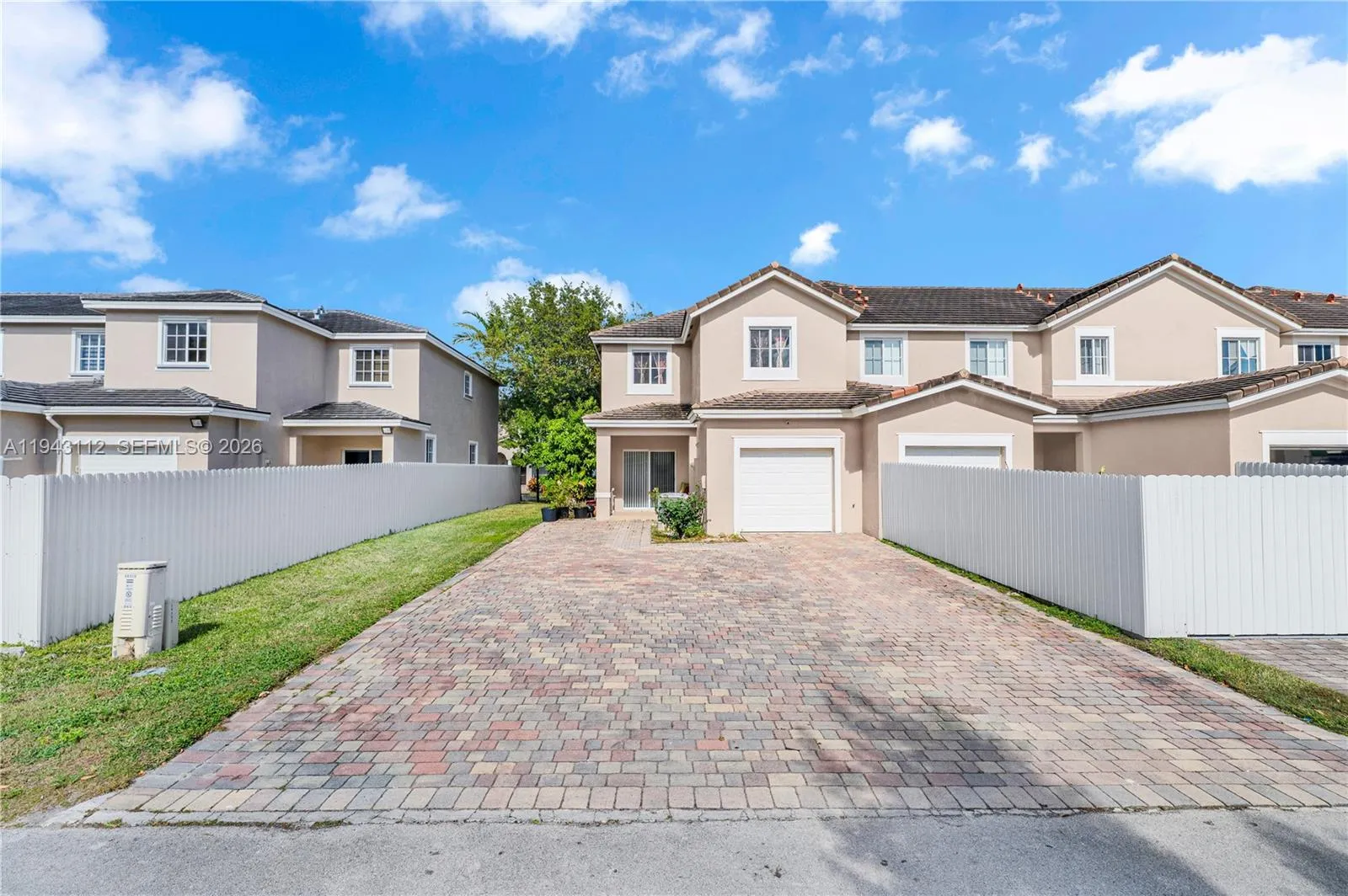Foto de propiedad en 14102 SW 276th Street, Homestead, FL 33032 Homestead con MLS# 