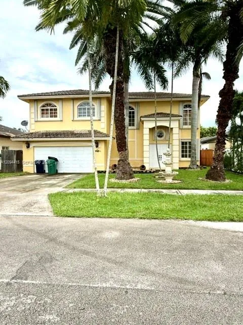 En Venta 14105 SW 161st Court, Miami, FL 33196, Miami, FL 33196