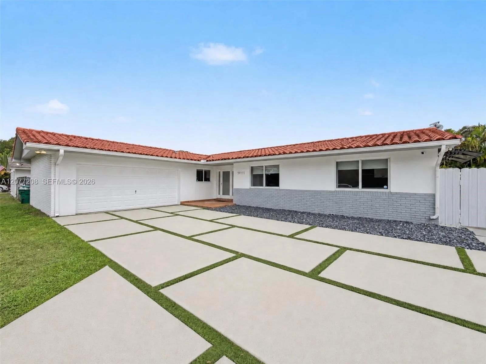 Foto de propiedad en 14111 SW 75th Street, Miami, FL 33183 Miami con MLS# 