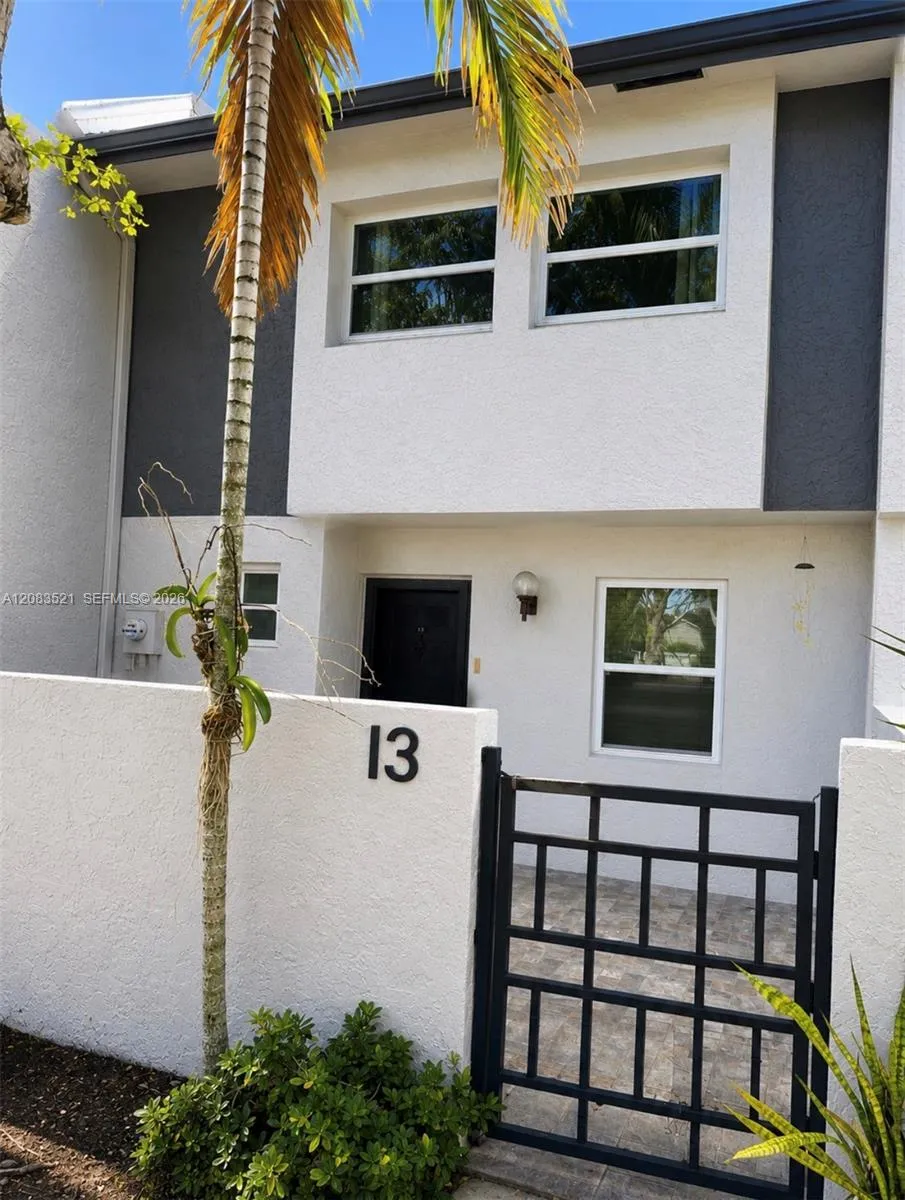 Foto de propiedad en 14115 SW 66th Street I3, Miami, FL 33183 Miami con MLS# 