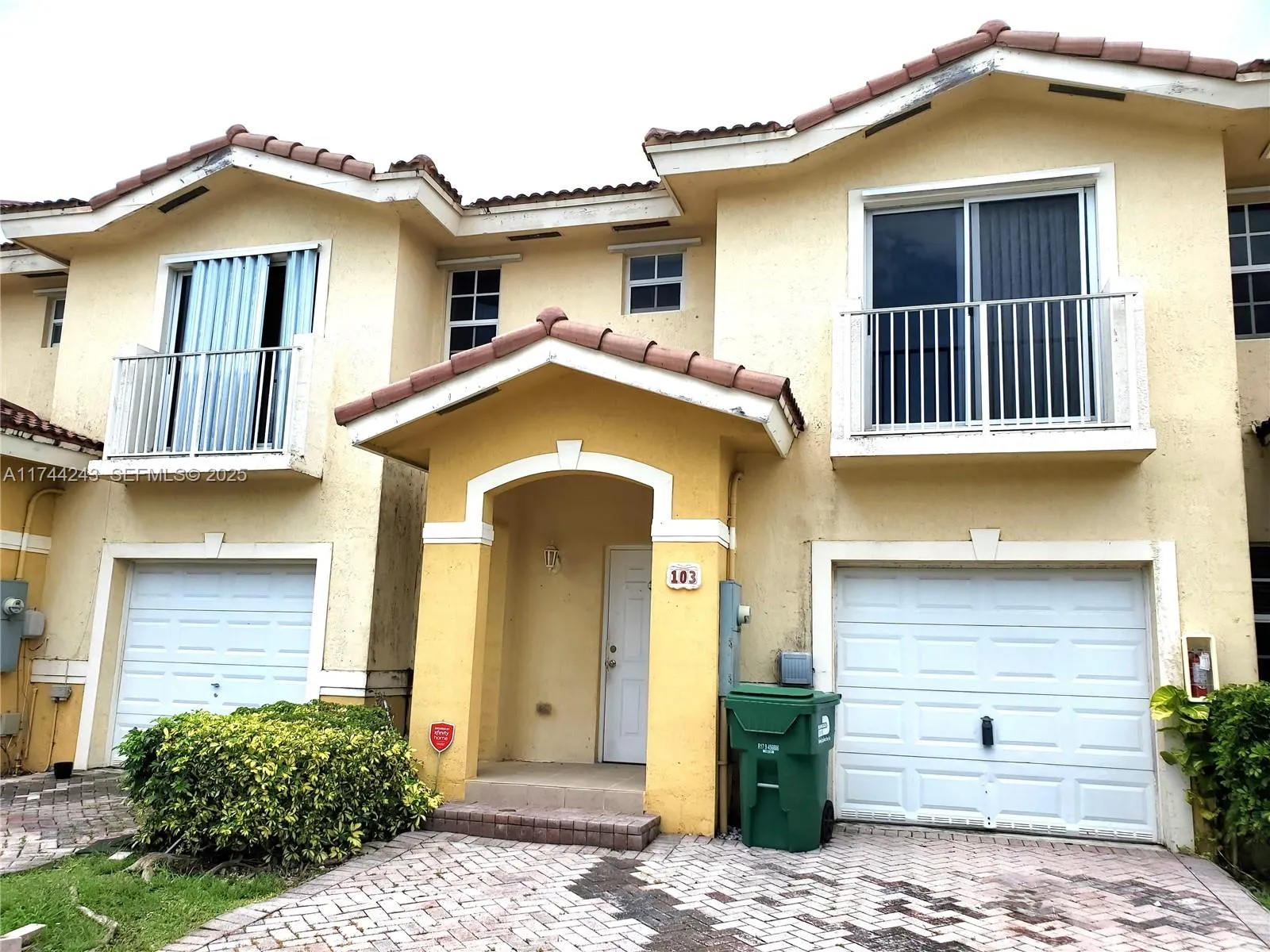 Foto de propiedad en 14122 SW 260th Street 103, Homestead, FL 33032 Homestead con MLS# 