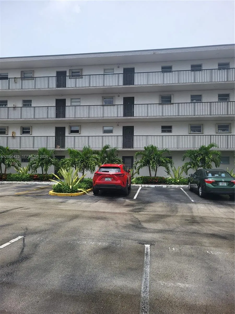 Foto de propiedad en 14140 SW 84th Street 110-H, Miami, FL 33183 Miami con MLS#