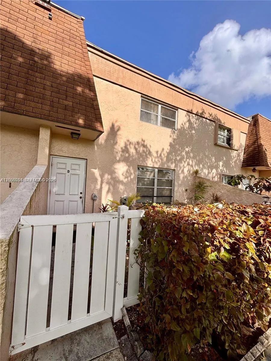 Foto de propiedad en 1415 NW 80th Avenue D, Margate, FL 33063 Margate con MLS# 