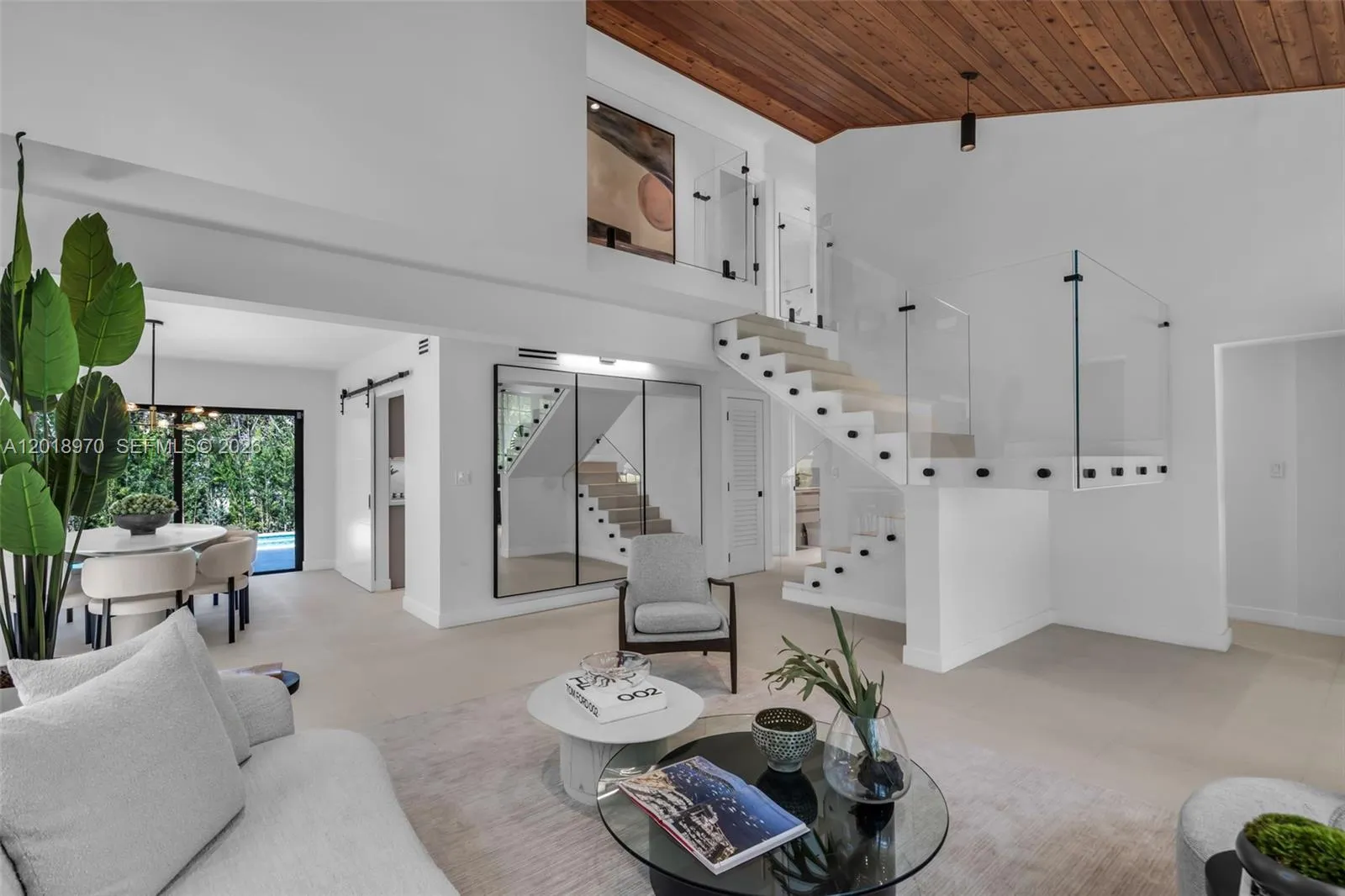 Foto de propiedad en 1415 Trillo Avenue, Coral Gables, FL 33146 Coral Gables con MLS# 
