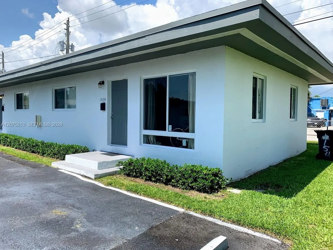 Foto de propiedad en 14160 SW 88th Avenue 14160, Palmetto Bay, FL 33176 Palmetto Bay con MLS# 