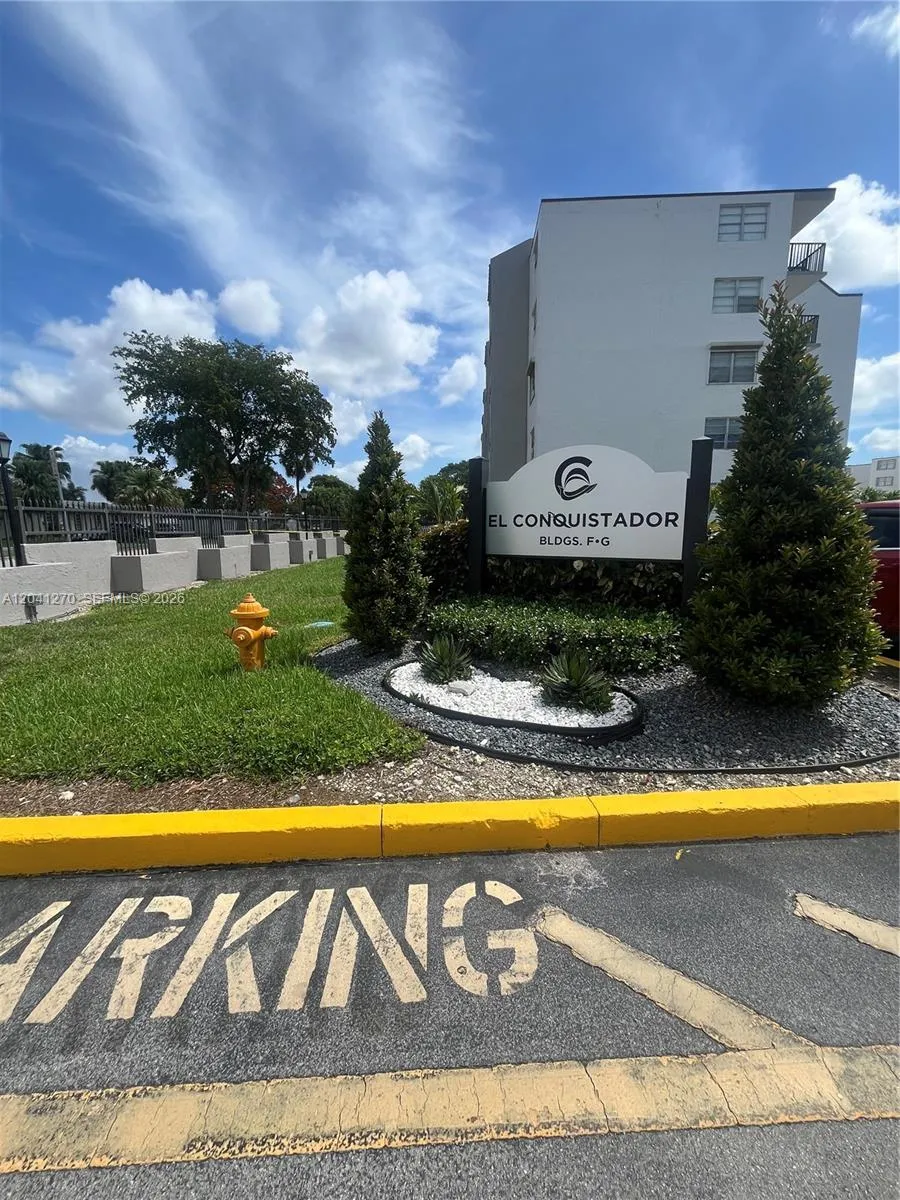 Foto de propiedad en 14170 SW 84th Street 203-F, Miami, FL 33183 Miami con MLS#