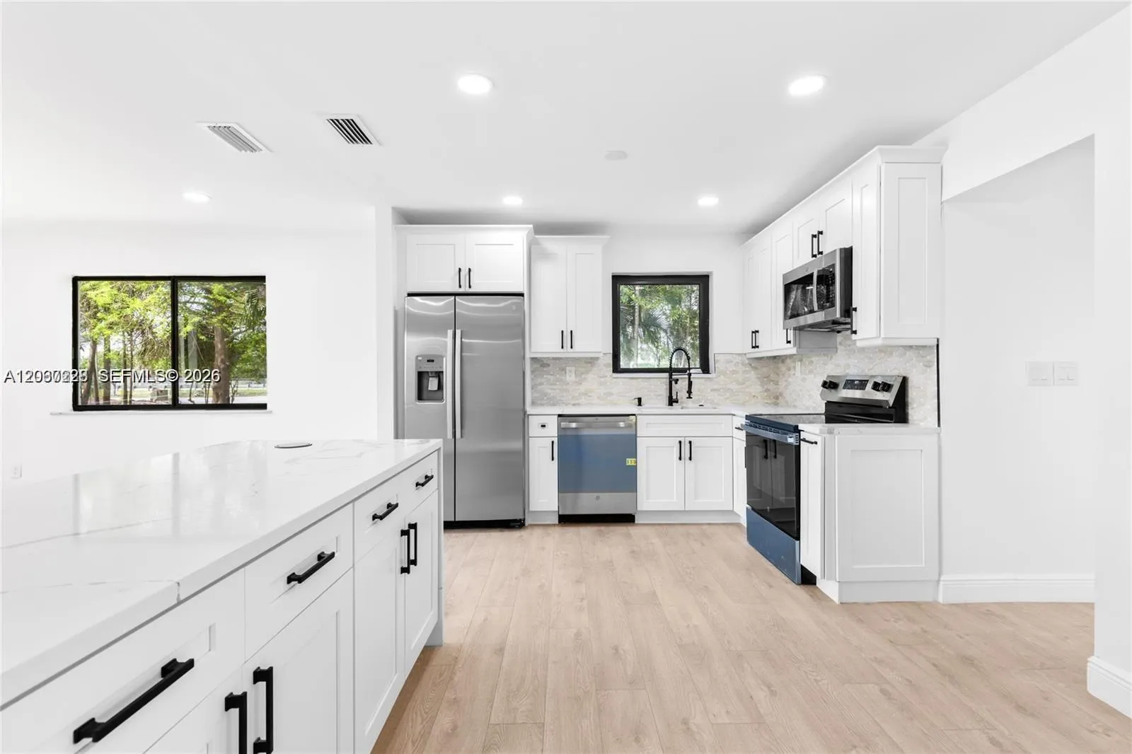 Foto de propiedad en 14171 SW 37th Court, Davie, FL 33330 Davie con MLS# 