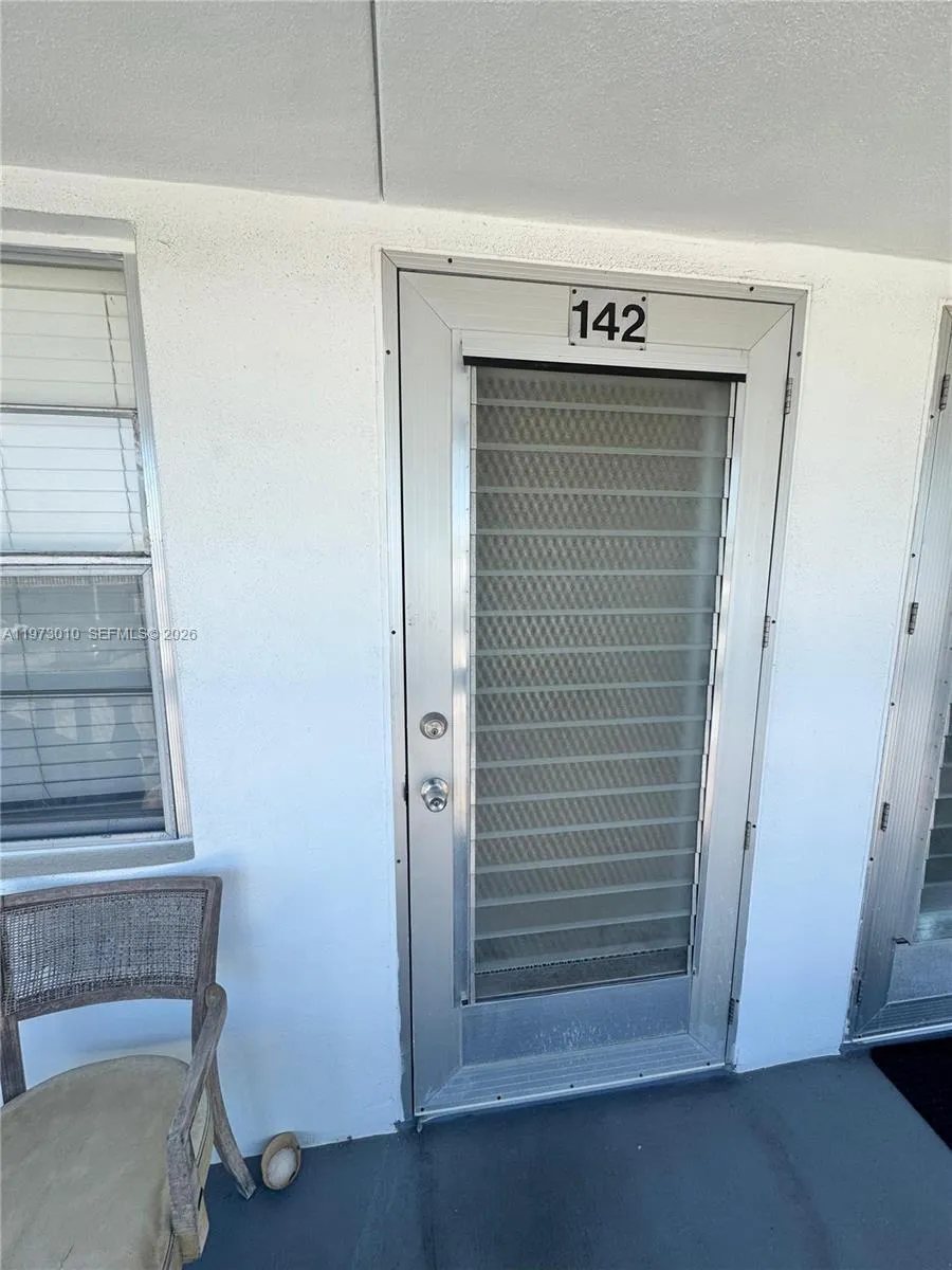 Foto de propiedad en 142 Northampton G 142, West Palm Beach, FL 33417 West Palm Beach con MLS# 