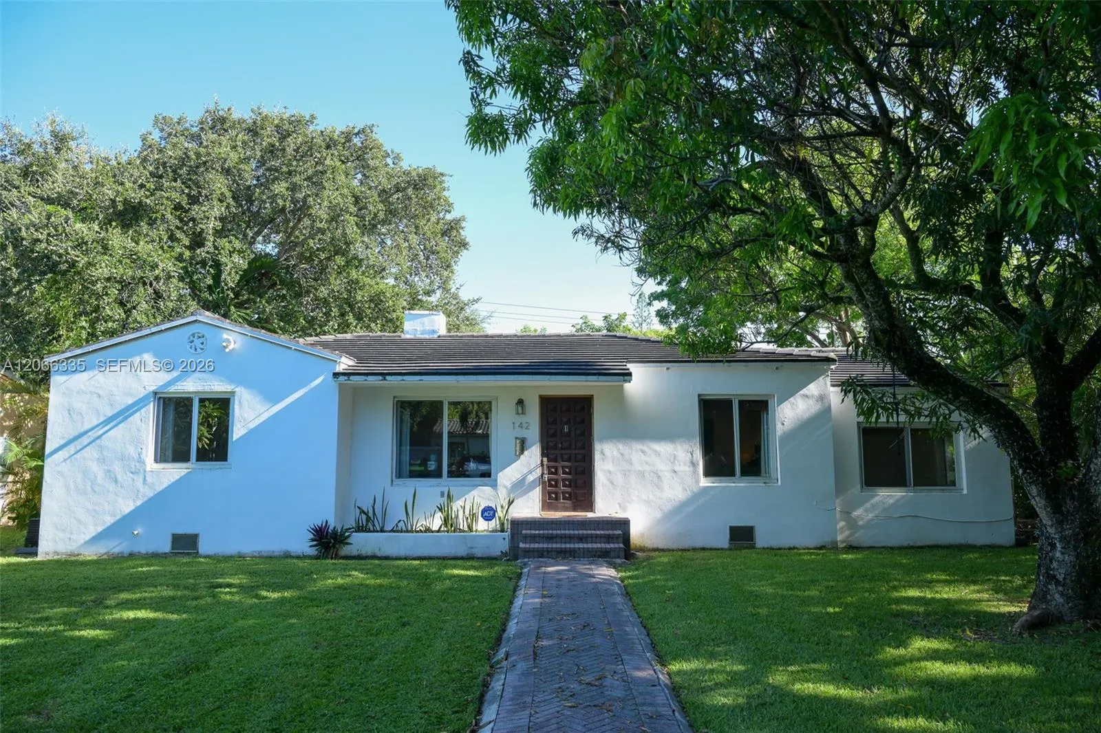 Foto de propiedad en 142 NW 98th Street, Miami Shores, FL 33150 Miami Shores con MLS# 