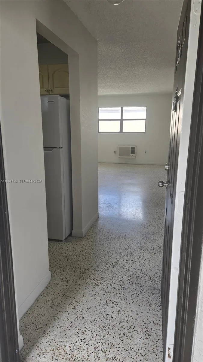 En Renta 142 SW 18th Avenue 30, Miami, FL 33135, Miami, FL 33135