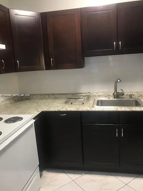 Foto de propiedad en 1420 Atlantic Shores Boulevard 126, Hallandale Beach, FL 33009 Hallandale Beach con MLS# 