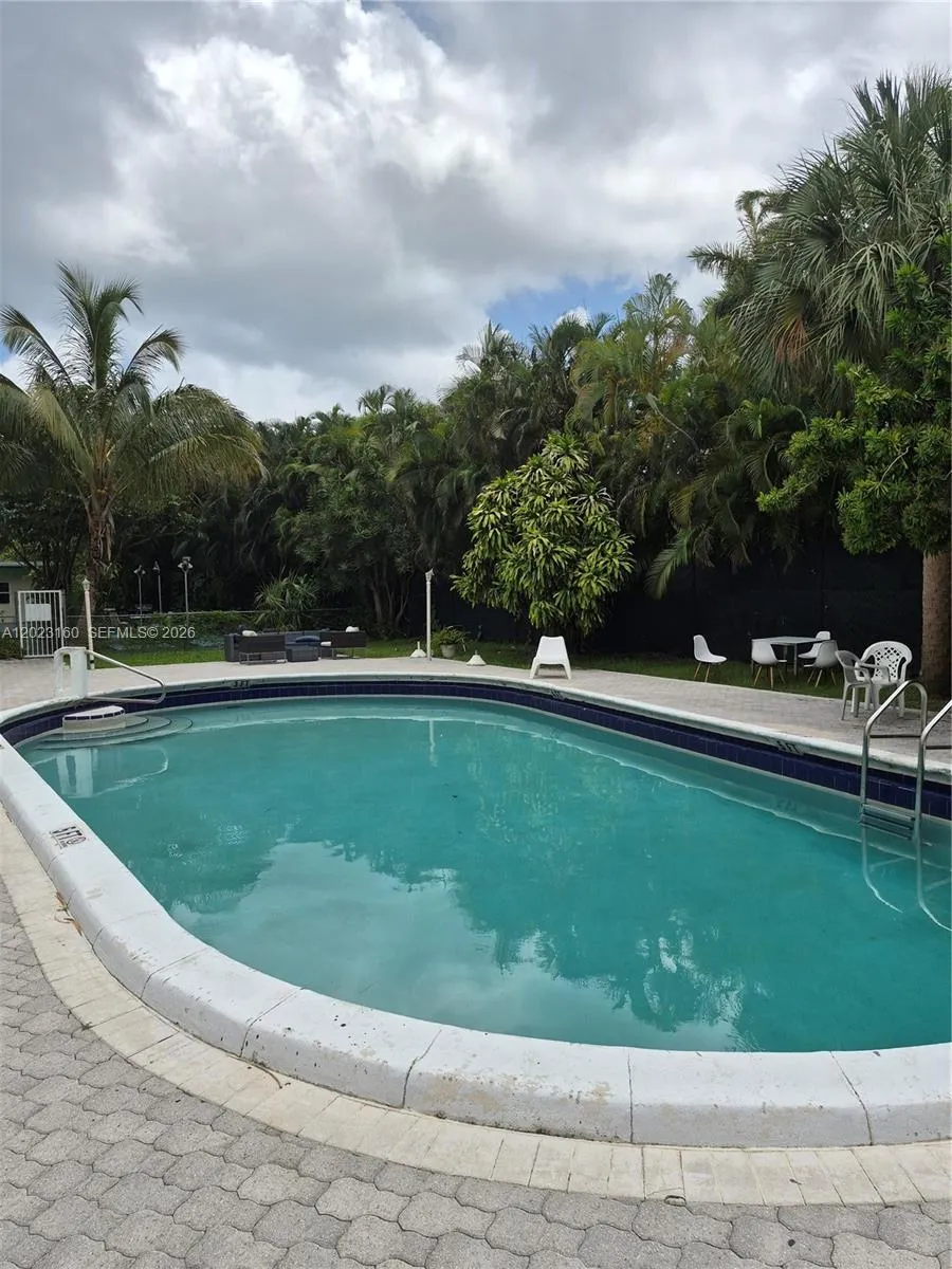 En Venta 1420 Atlantic Shores Boulevard 236, Hallandale Beach, FL 33009, Hallandale Beach, FL 33009