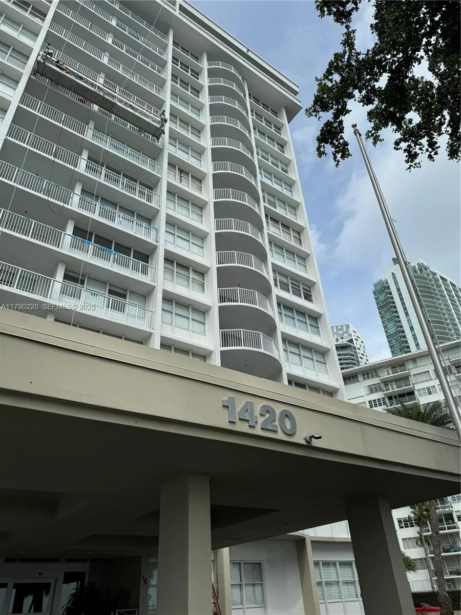 Foto de propiedad en 1420 Brickell Bay Drive 103A1, Miami, FL 33131 Miami con MLS# 