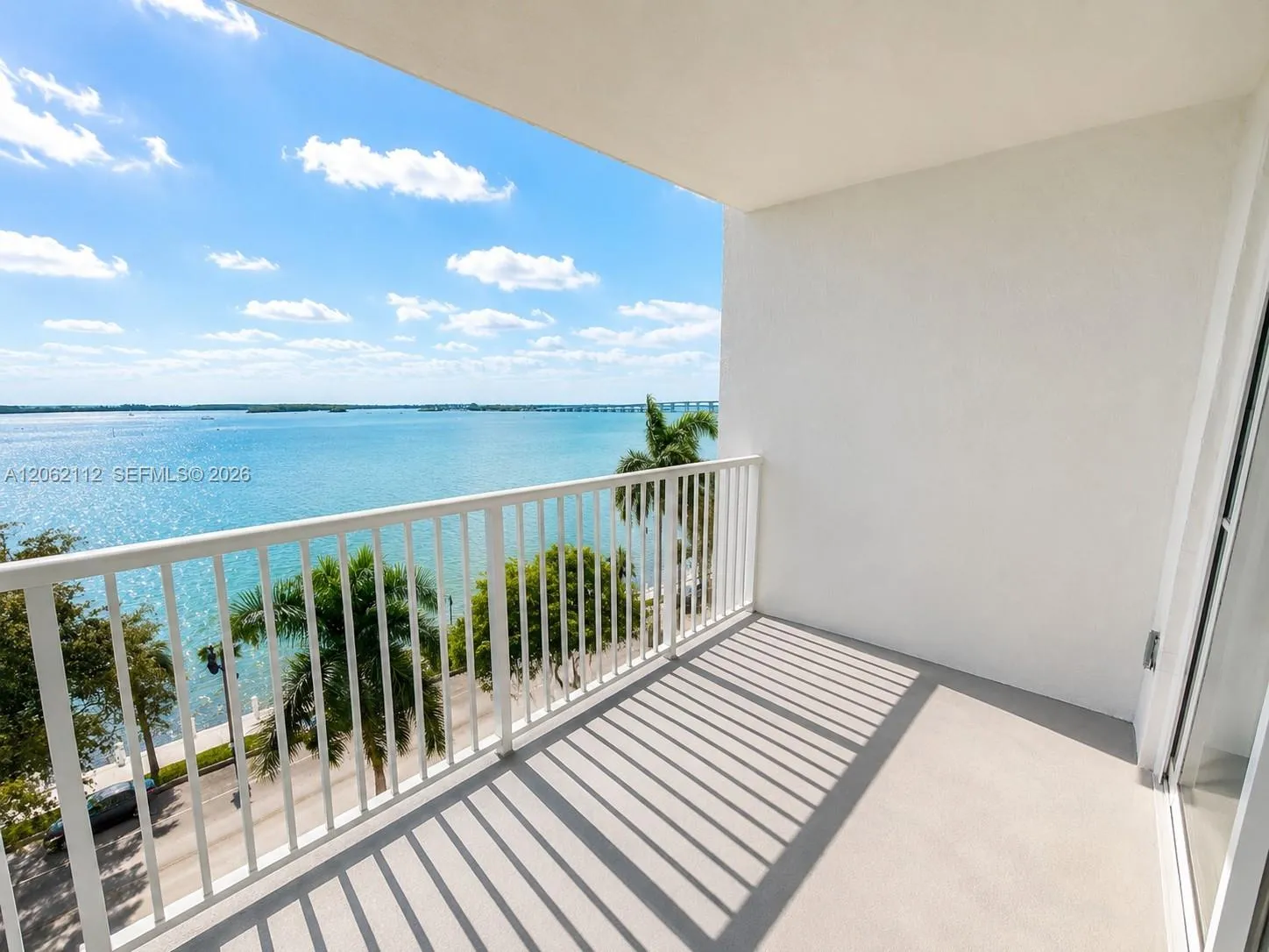 Foto de propiedad en 1420 Brickell Bay Drive 702E, Miami, FL 33131 Miami con MLS# 