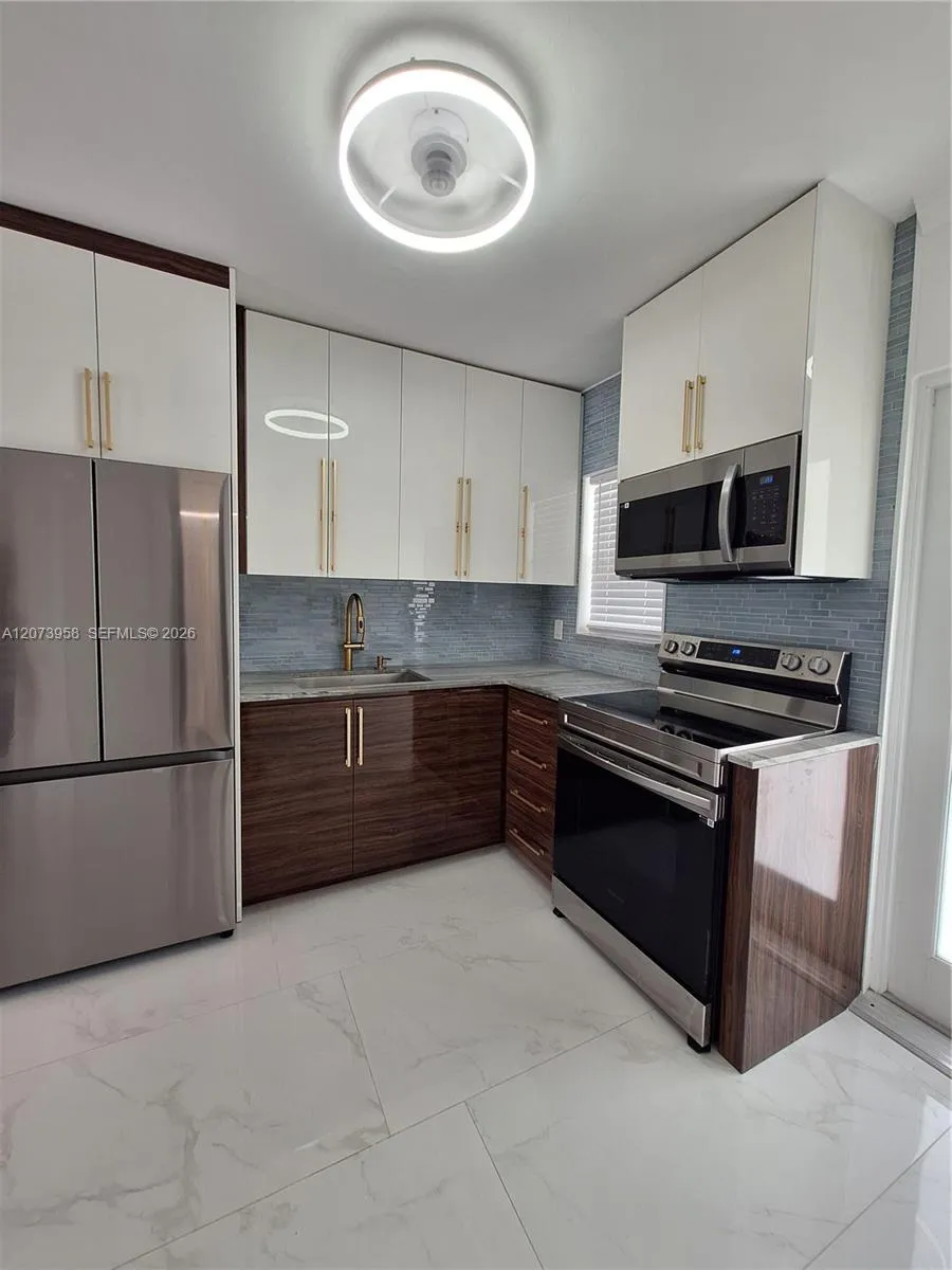 Foto de propiedad en 1420 Pennsylvania Avenue 409, Miami Beach, FL 33139 Miami Beach con MLS# 