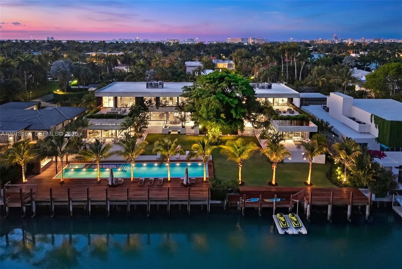 Foto de propiedad en 1420 W 23rd Street, Miami Beach, FL 33140 Miami Beach con MLS# 