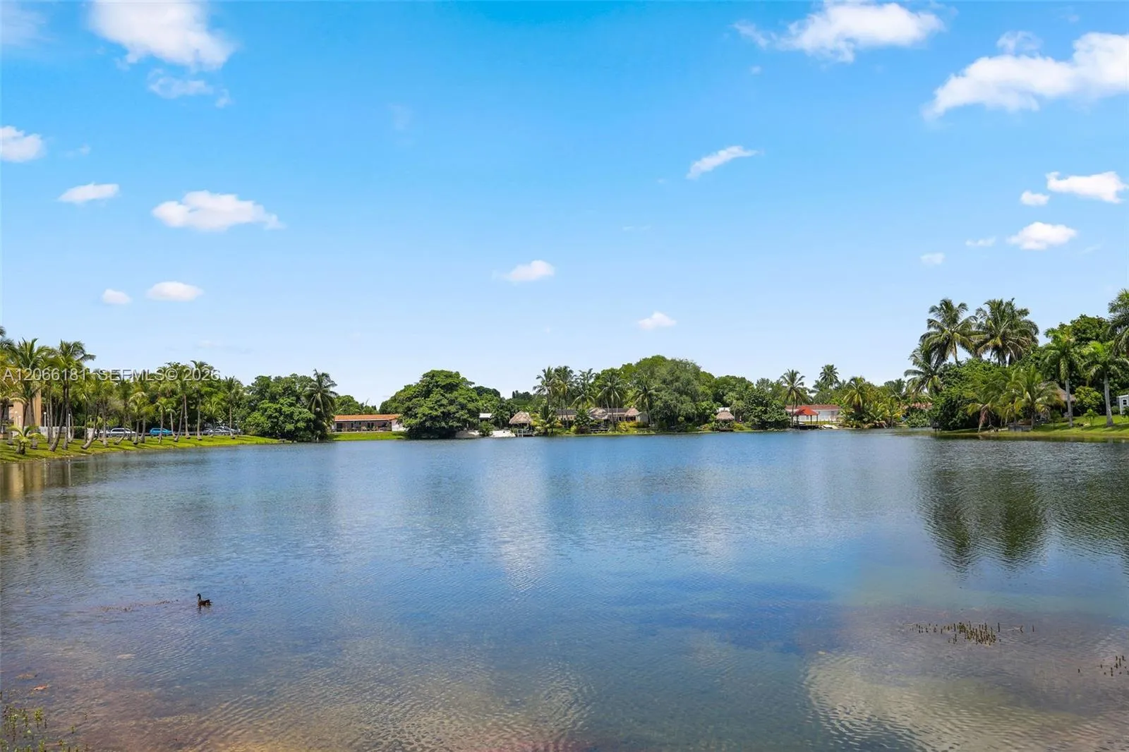 Foto de propiedad en 14211 N Kendall Drive 207E, Miami, FL 33186 Miami con MLS# 