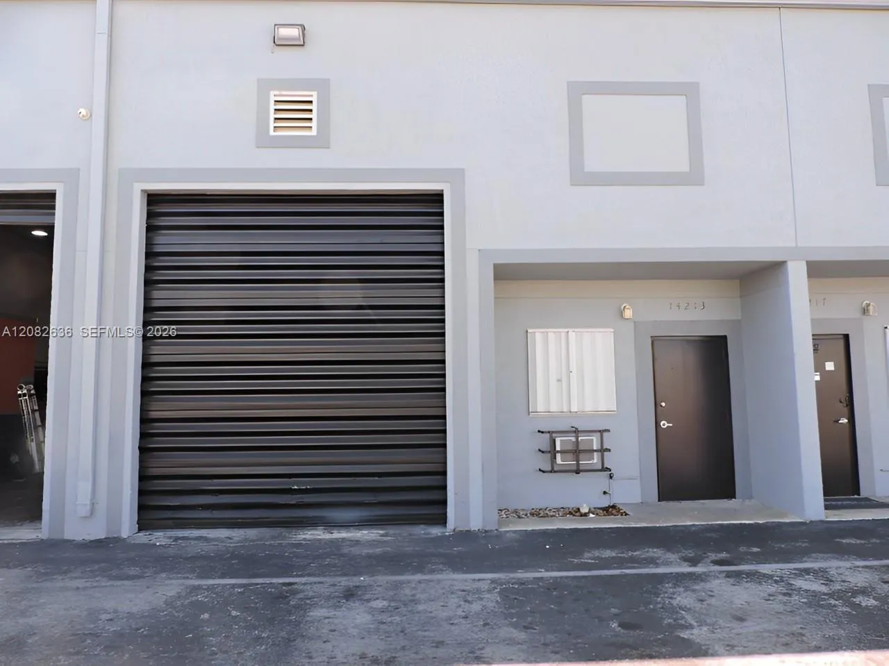Foto de propiedad en 14213 SW 139th Court 4, Miami, FL 33186 Miami con MLS# 