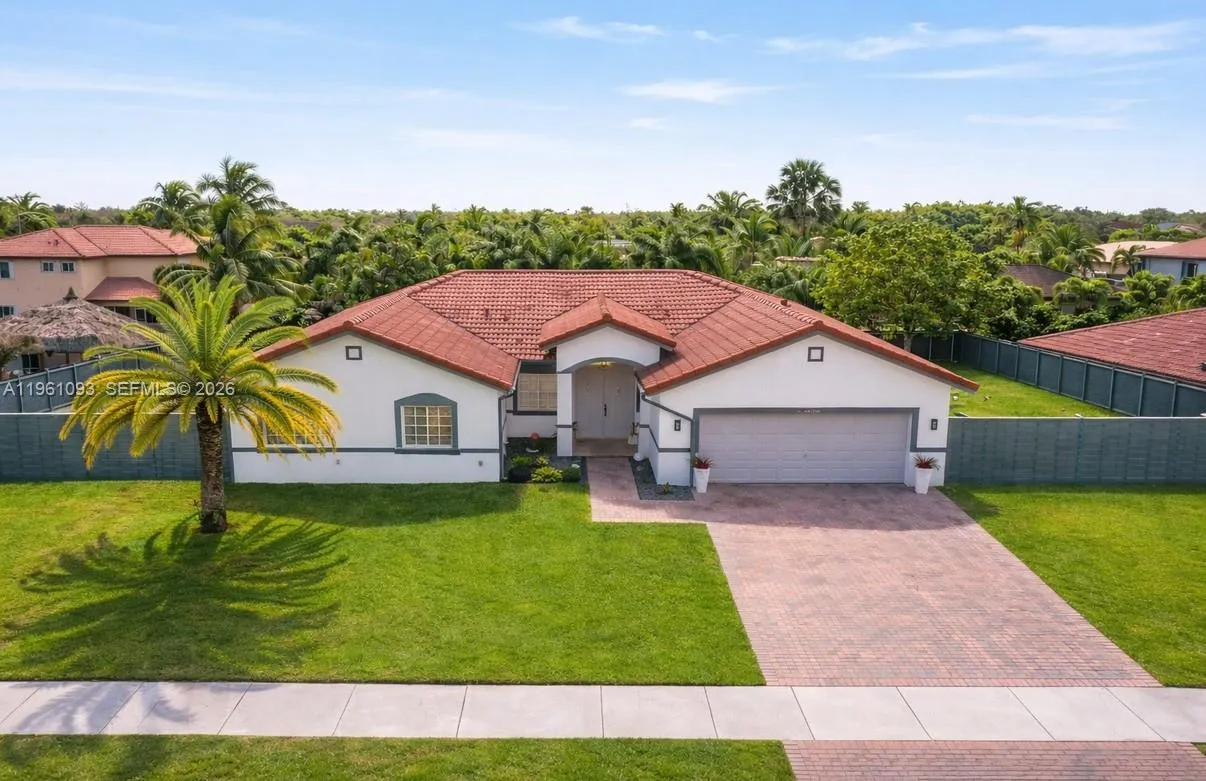 Foto de propiedad en 14214 SW 289th Terrace, Homestead, FL 33033 Homestead con MLS# 