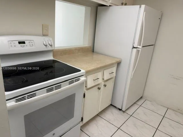 Vendido 14221 N Kendall Drive 211C, Miami, FL 33186, Miami, FL 33186