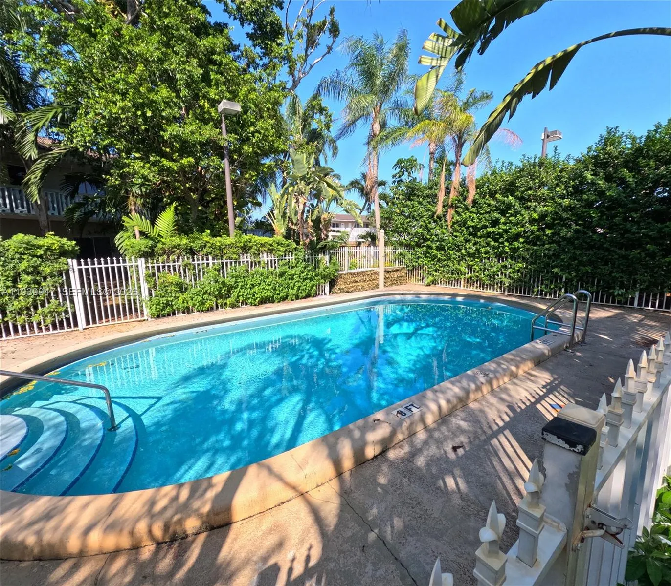 Foto de propiedad en 1423 Holly Heights Drive 15, Fort Lauderdale, FL 33304 Fort Lauderdale con MLS# 