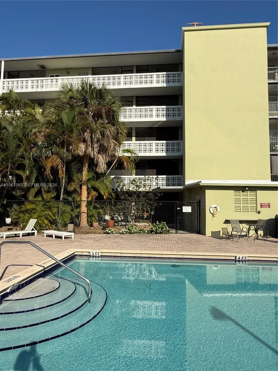 Foto de propiedad en 1425 Arthur Street 315B, Hollywood, FL 33020 Hollywood con MLS# 