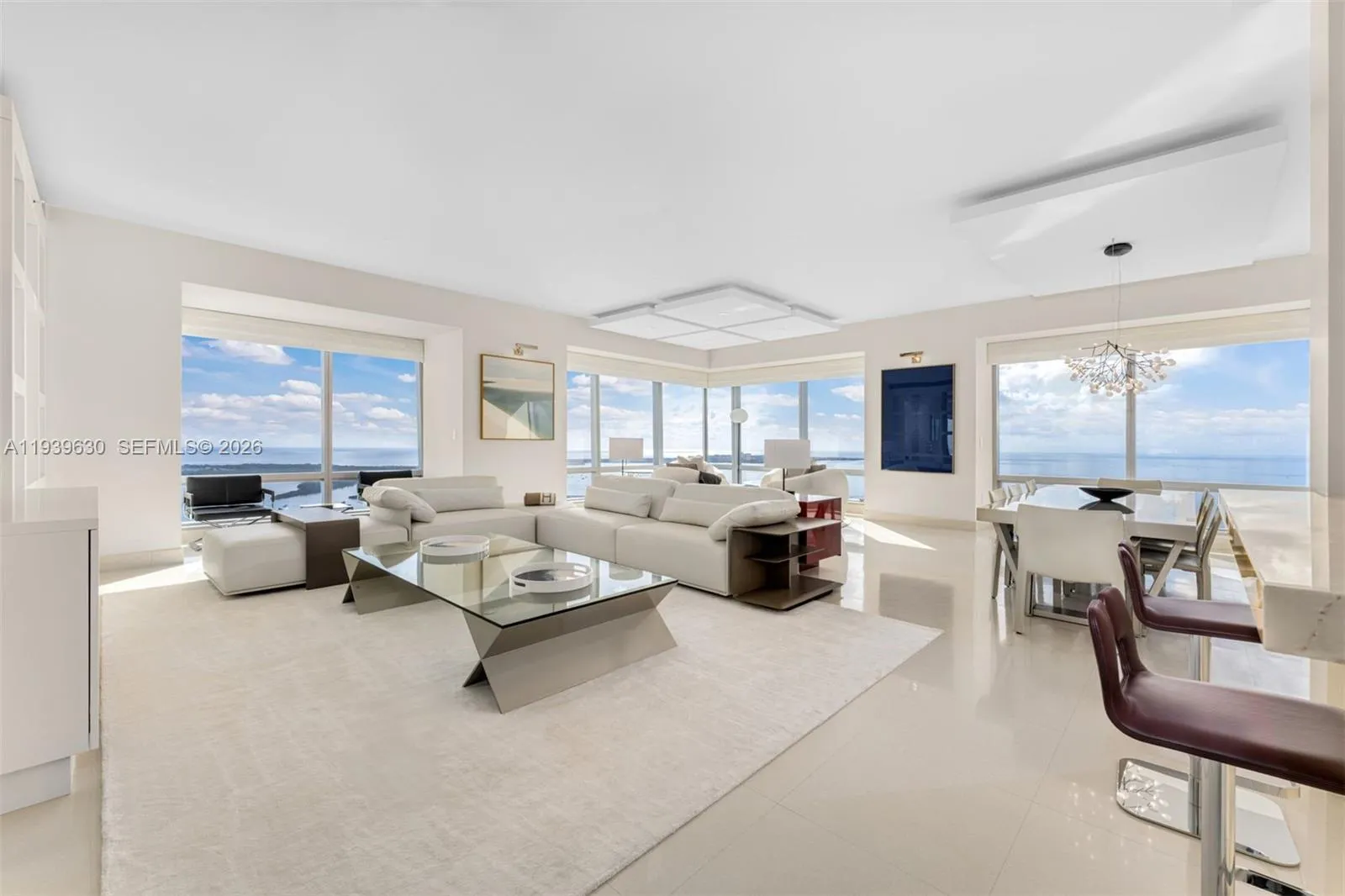 Foto de propiedad en 1425 Brickell Avenue 56F, Miami, FL 33131 Miami con MLS# 