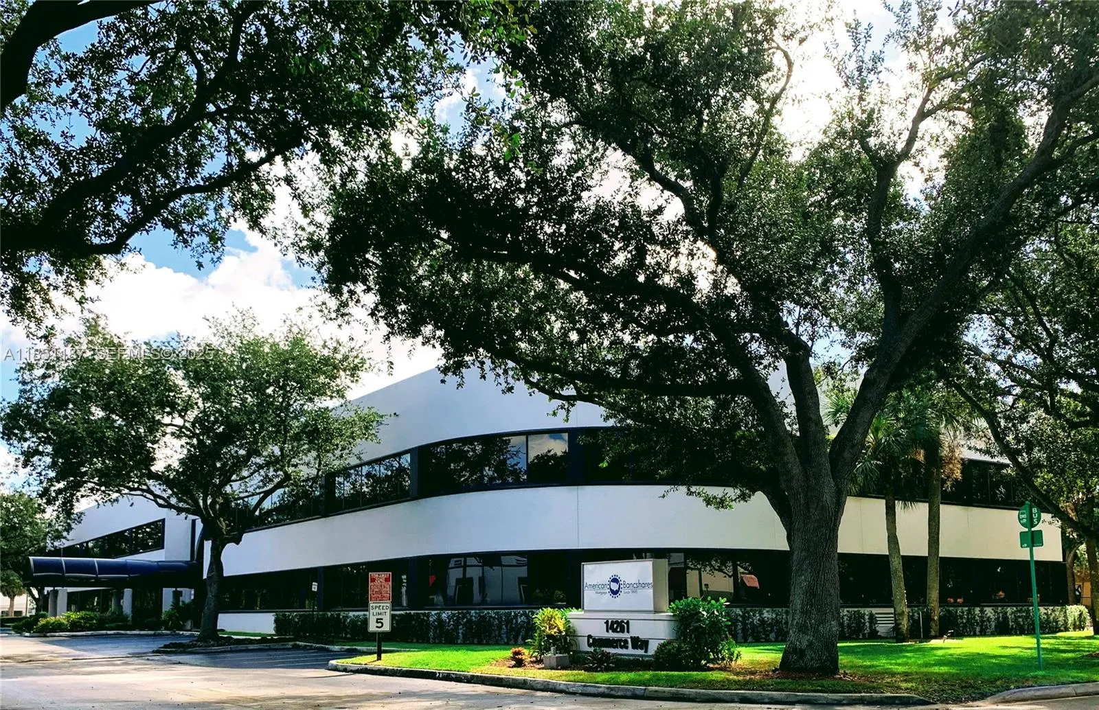 Foto de propiedad en 14261 Commerce Way 200, Miami Lakes, FL 33016 Miami Lakes con MLS# 
