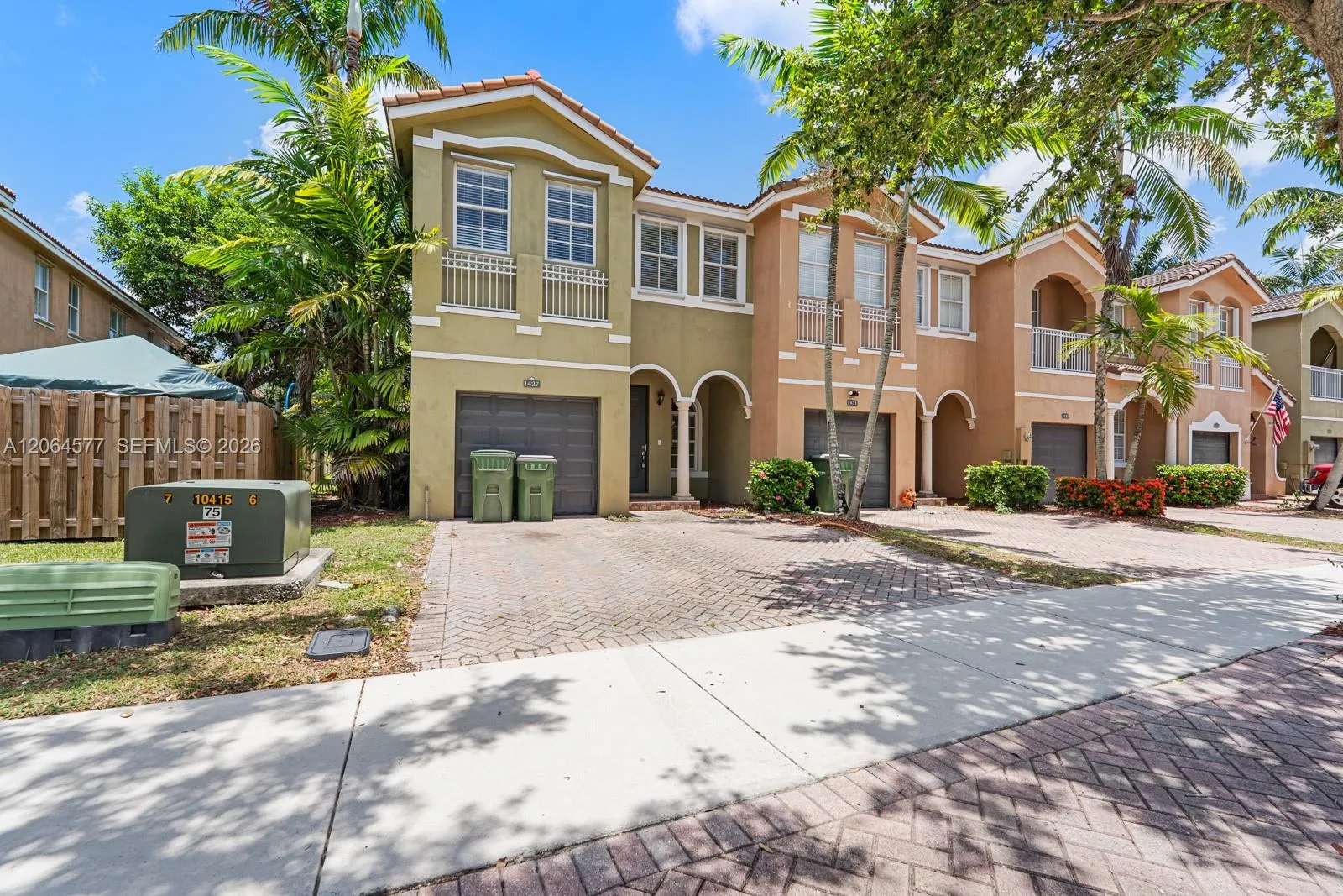 Foto de propiedad en 1427 SE 25th Avenue, Homestead, FL 33035 Homestead con MLS# 