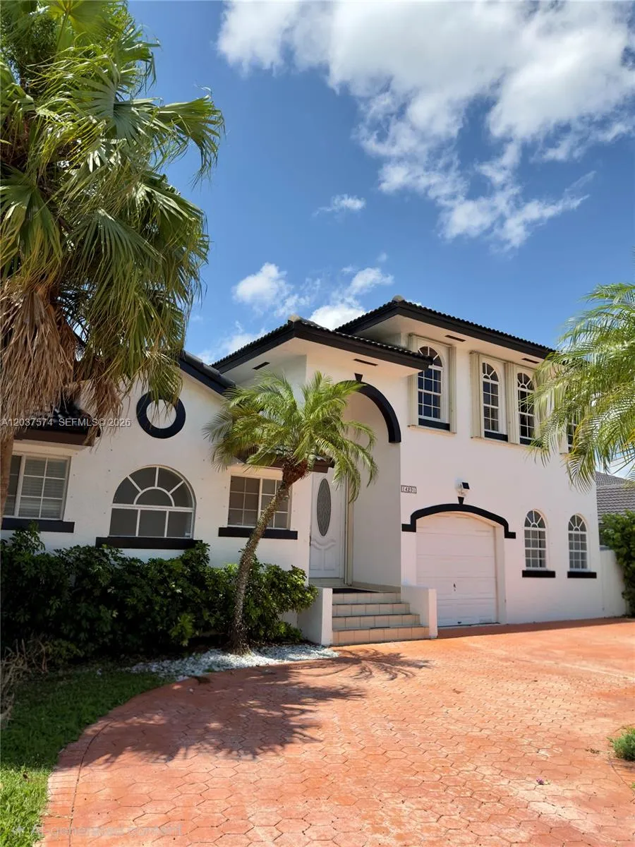 Foto de propiedad en 14291 SW 34th Street, Miami, FL 33175 Miami con MLS# 