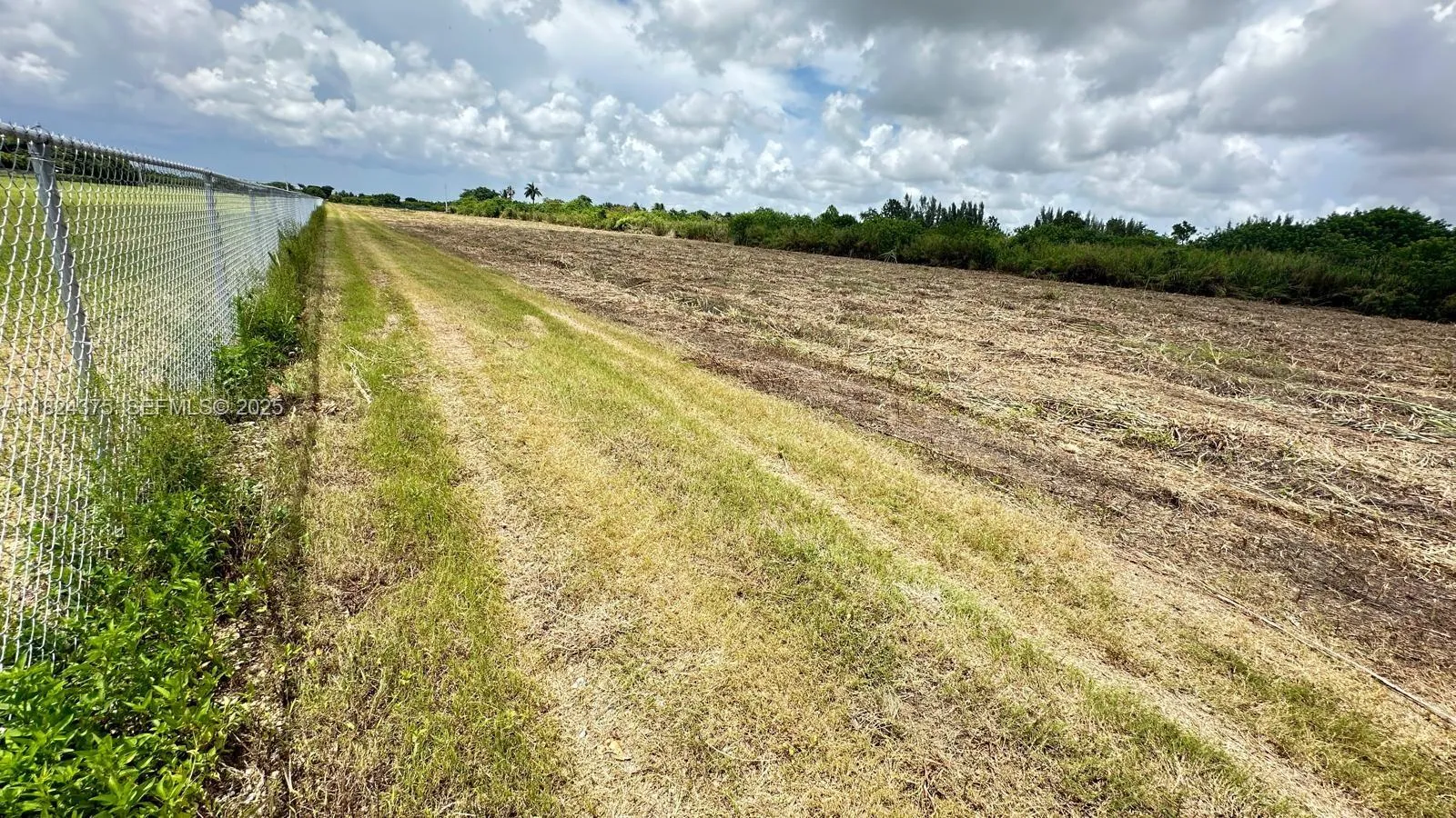 Foto de propiedad en 14300 SW 200, Miami, FL 33177 Miami con MLS# 