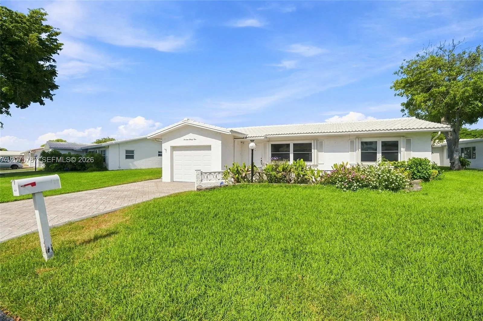 Foto de propiedad en 1431 NW 85th Way, Plantation, FL 33322 Plantation con MLS# 