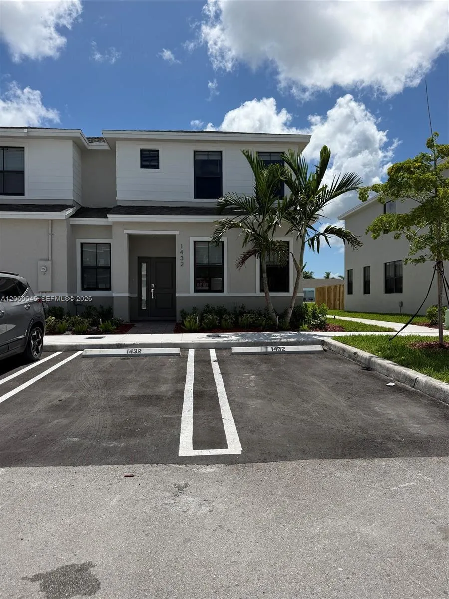 Foto de propiedad en 1432 NE 4th Avenue 0, Florida City, FL 33034 Florida City con MLS# 