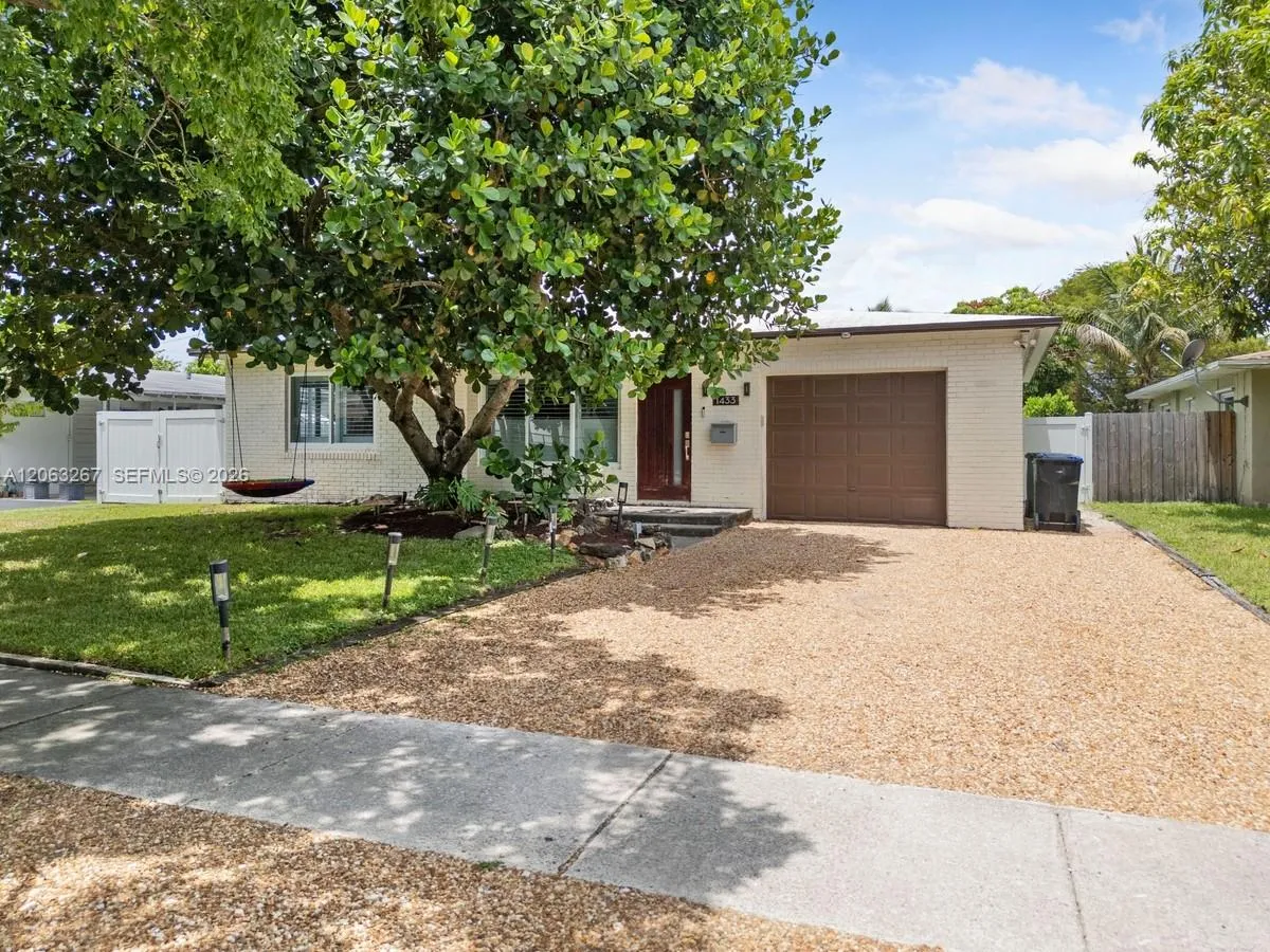 Foto de propiedad en 1433 NE 17th Way, Fort Lauderdale, FL 33304 Fort Lauderdale con MLS# 