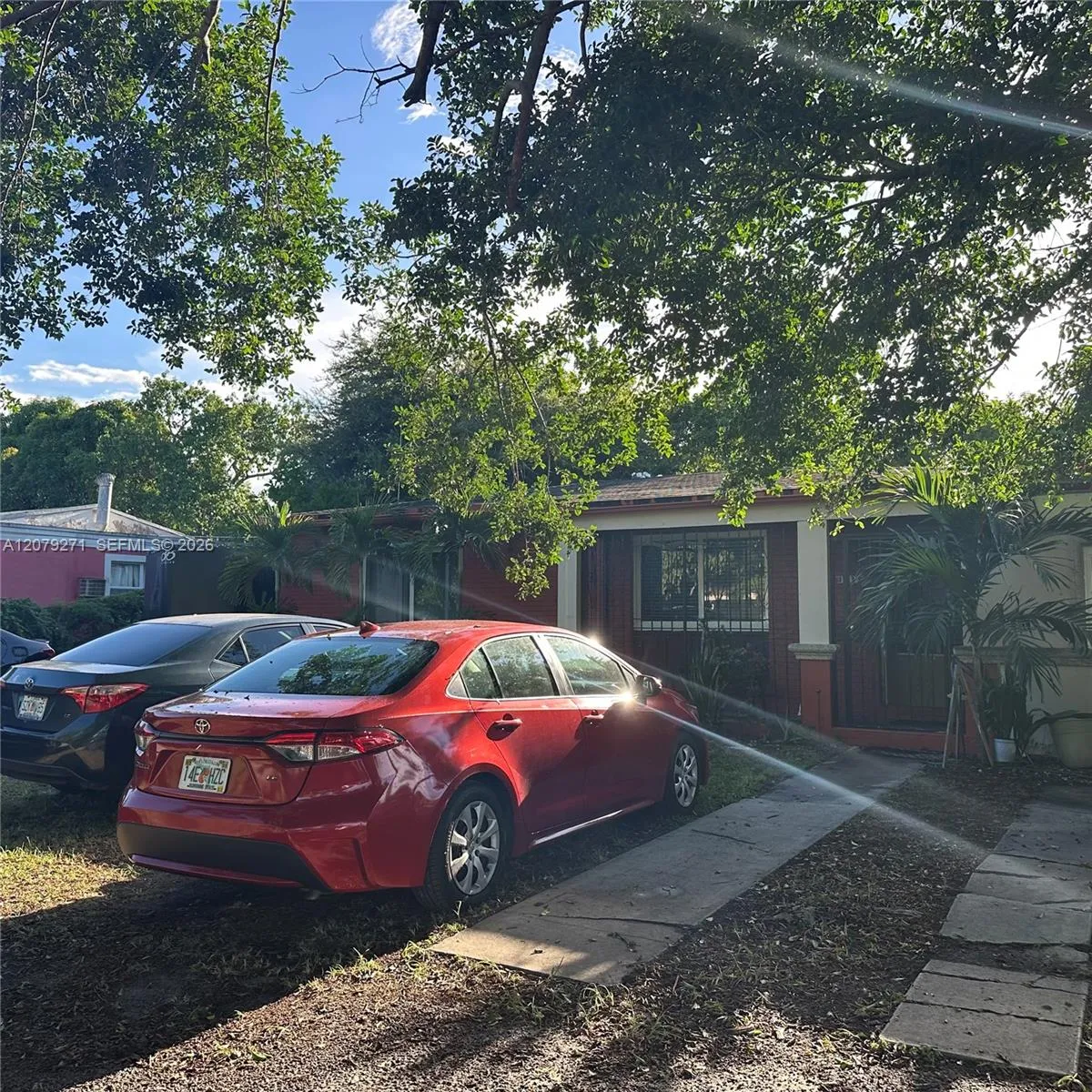 Foto de propiedad en 14330 NW 11th Court, Miami, FL 33168 Miami con MLS# 