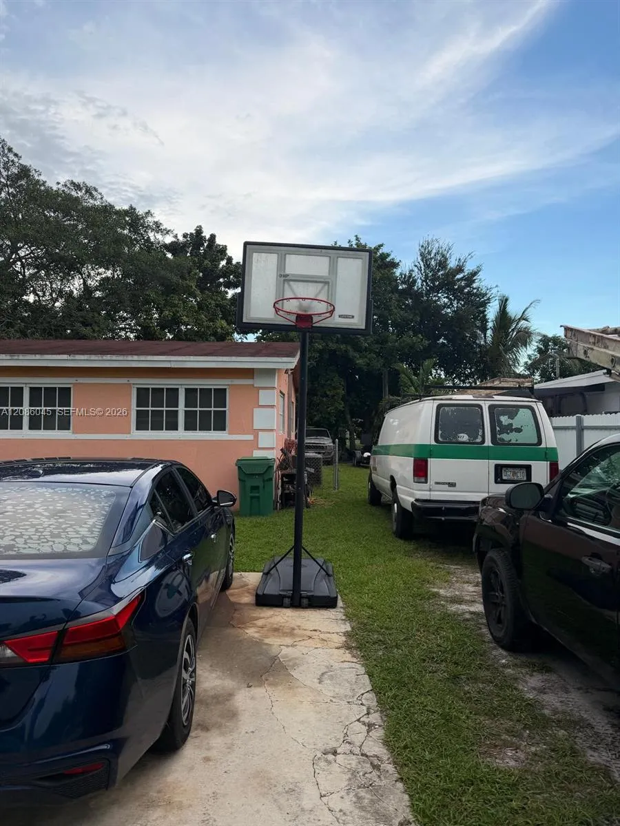 En Venta 14331 NW 16th Court, Miami, FL 33167, Miami, FL 33167