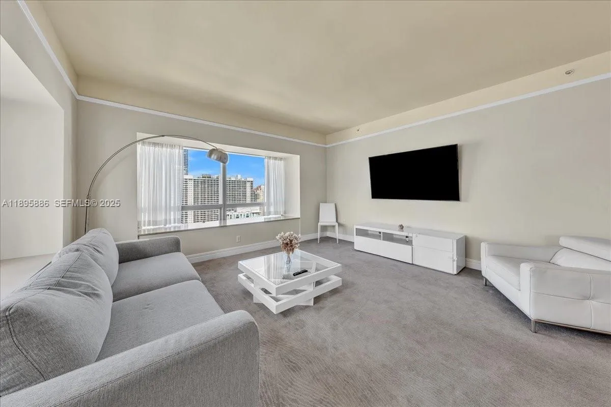 Foto de propiedad en 1435 Brickell Avenue 3112, Miami, FL 33131 Miami con MLS# 