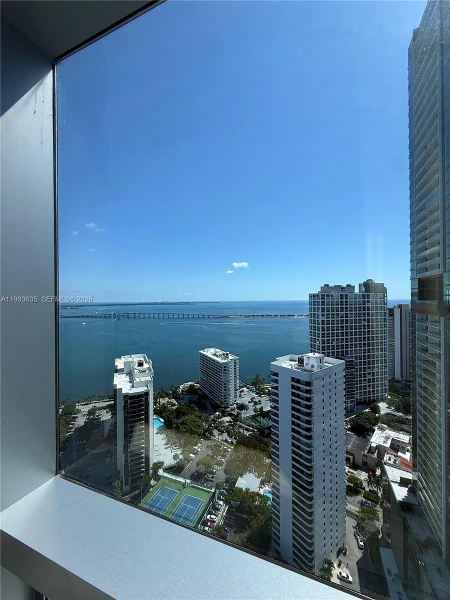 Foto de propiedad en 1435 Brickell Avenue 3305, Miami, FL 33131 Miami con MLS# 