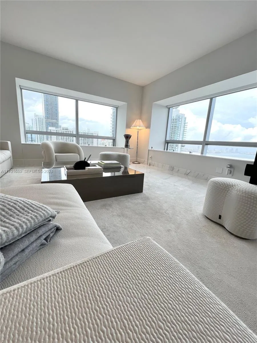 Foto de propiedad en 1435 Brickell Avenue 3307, Miami, FL 33131 Miami con MLS# 