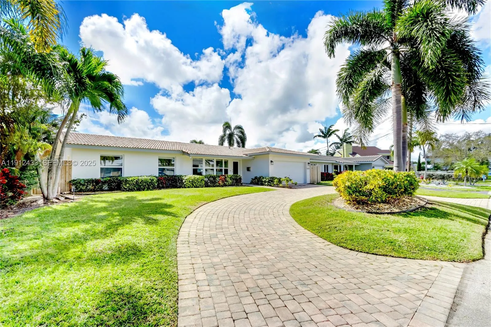 Foto de propiedad en 1436 NE 57th Street, Fort Lauderdale, FL 33334 Fort Lauderdale con MLS# 