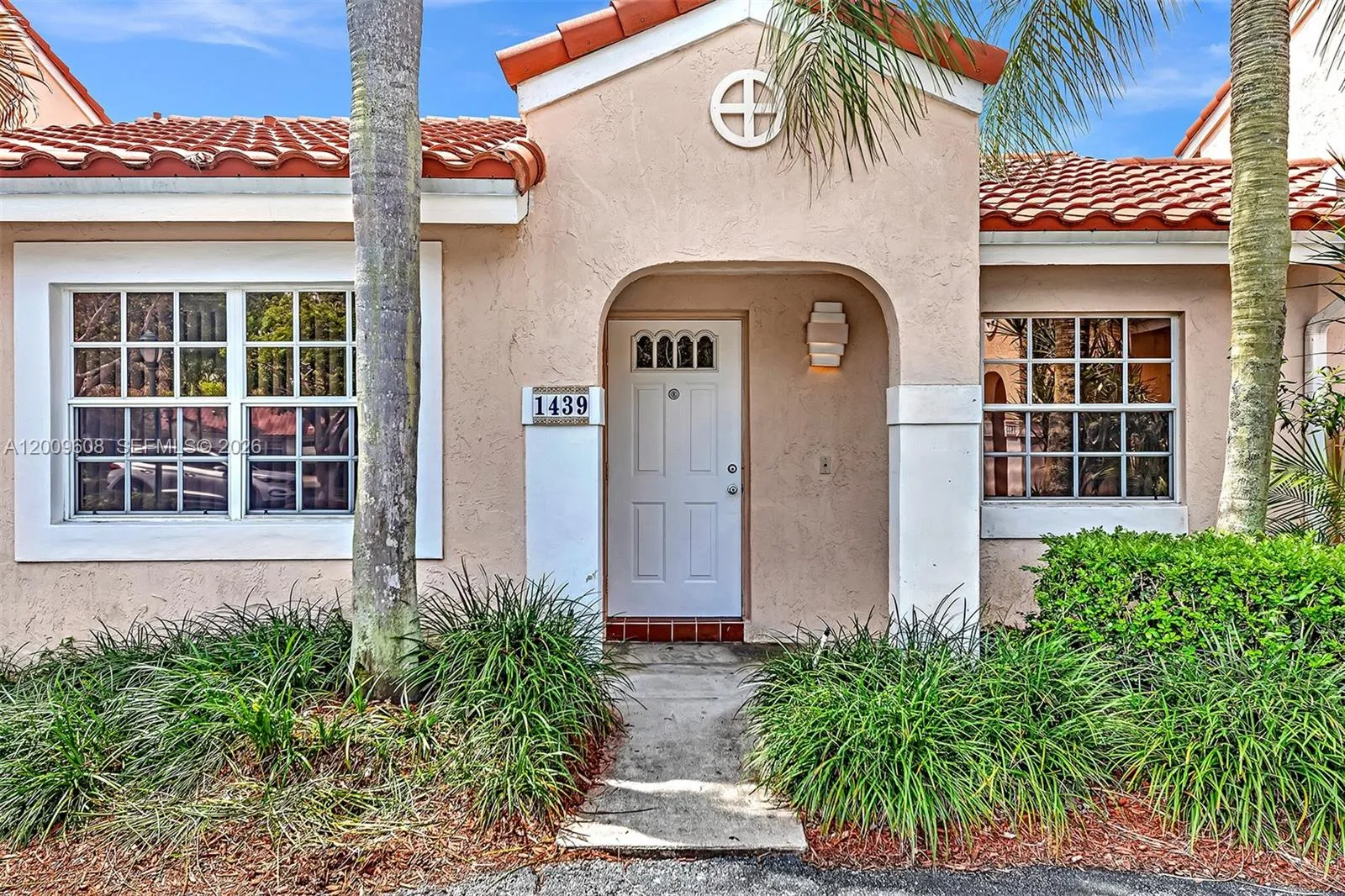 Foto de propiedad en 1439 Springside Drive 1439, Weston, FL 33326 Weston con MLS# 