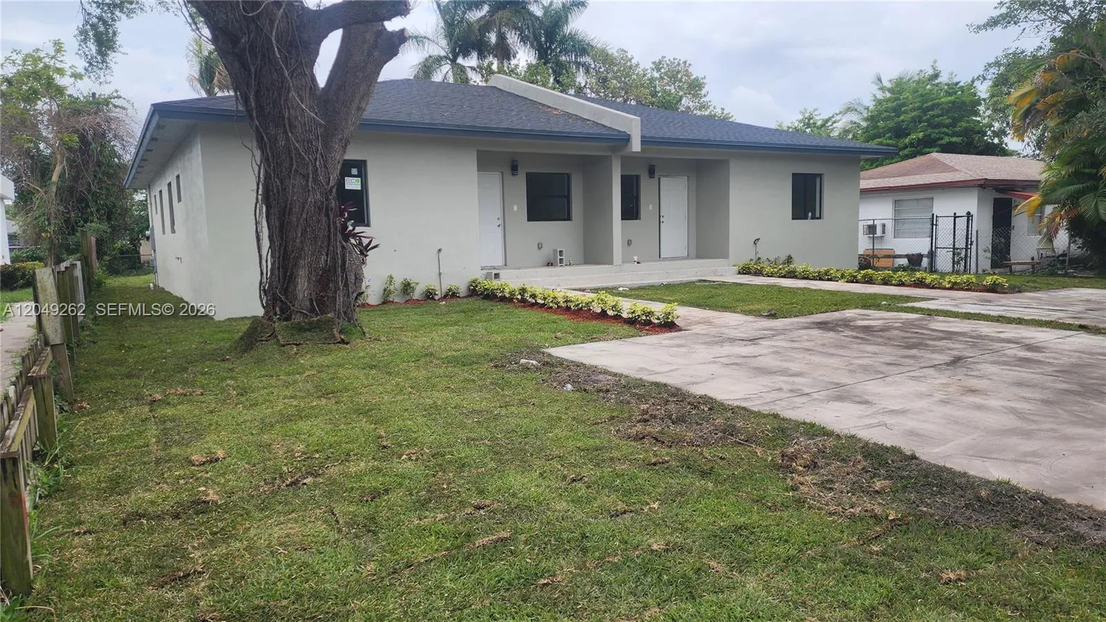 Foto de propiedad en 1440-1444 NE 147 Street, North Miami Beach, FL 33161 North Miami Beach con MLS# 