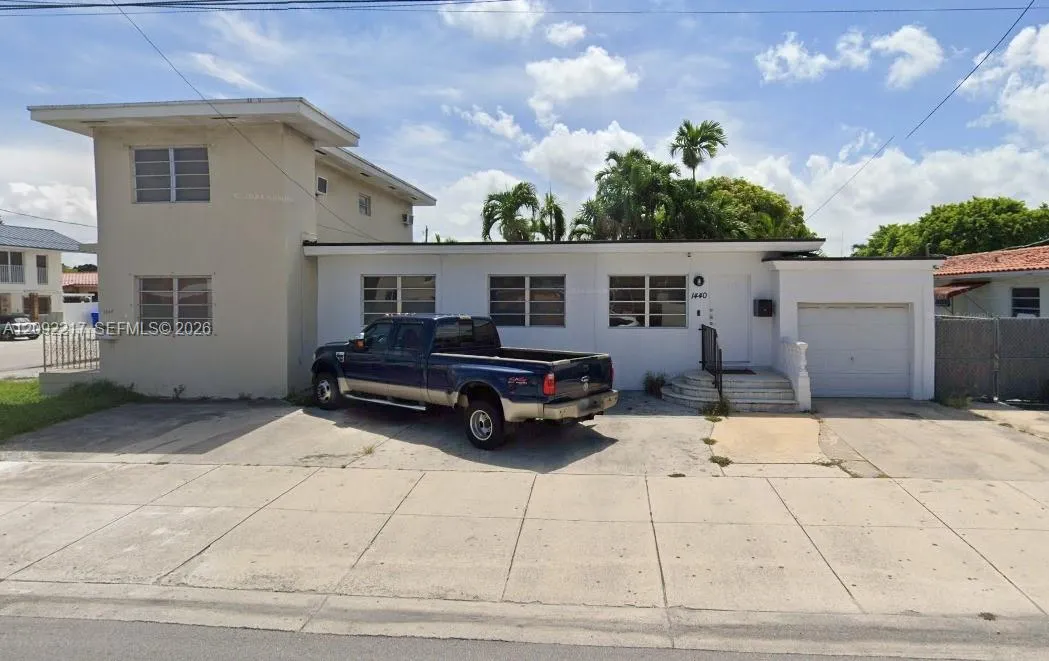 En Venta 1440 SW 22nd Avenue, Miami, FL 33145, Miami, FL 33145