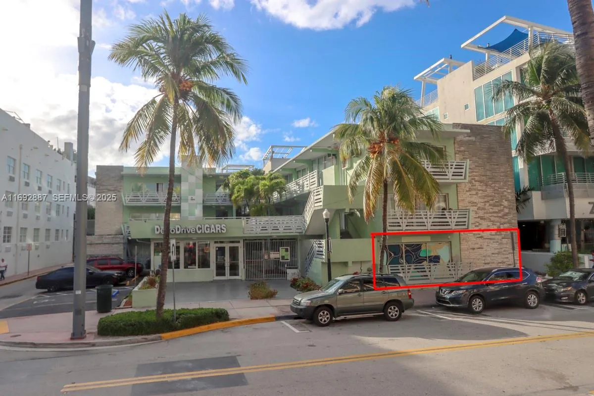 Foto de propiedad en 1446 Ocean Drive 1 & 2, Miami Beach, FL 33139 Miami Beach con MLS# 
