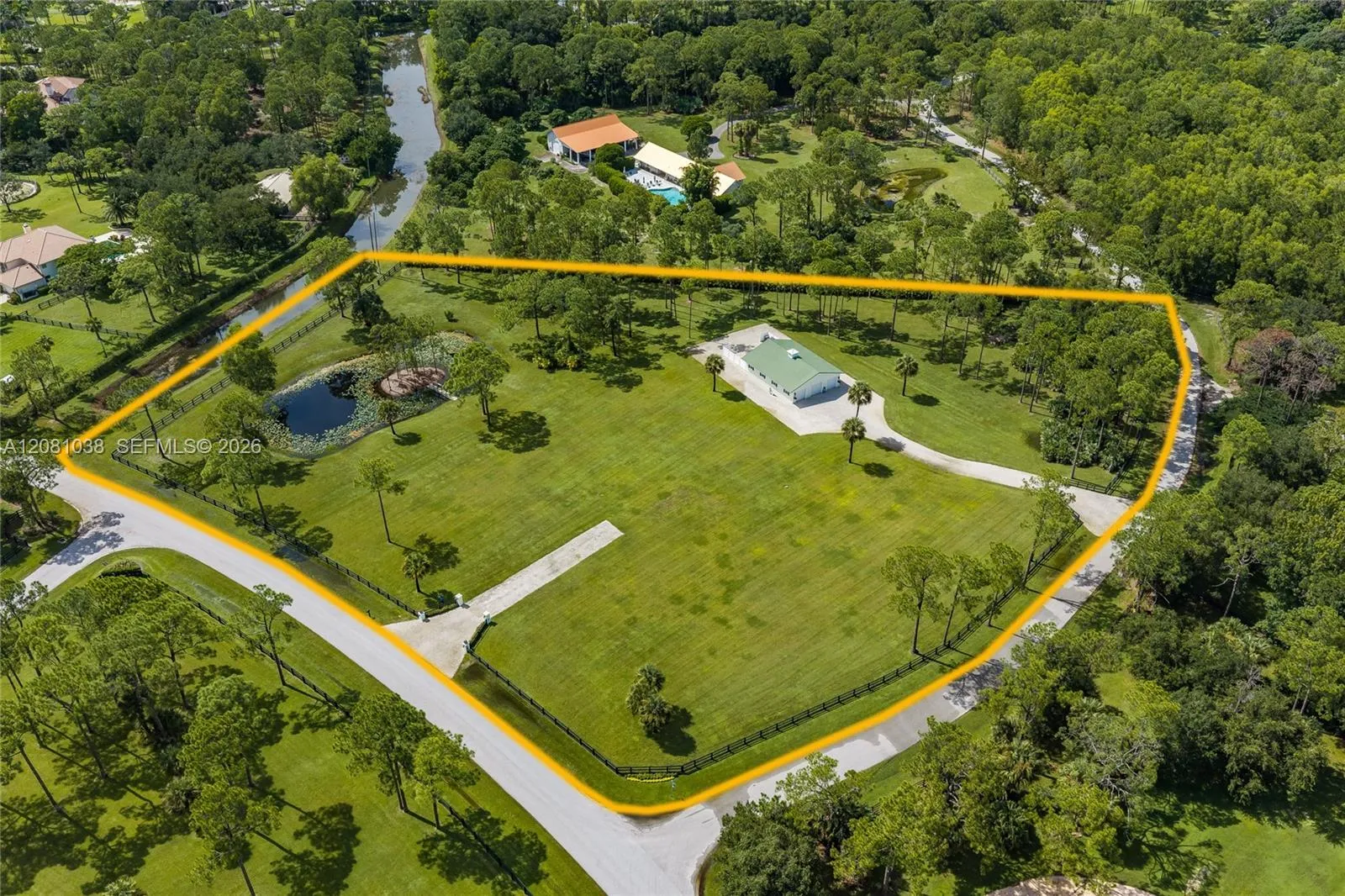 Foto de propiedad en 14474 Caloosa Boulevard, Palm Beach Gardens, FL 33418 Palm Beach Gardens con MLS# 