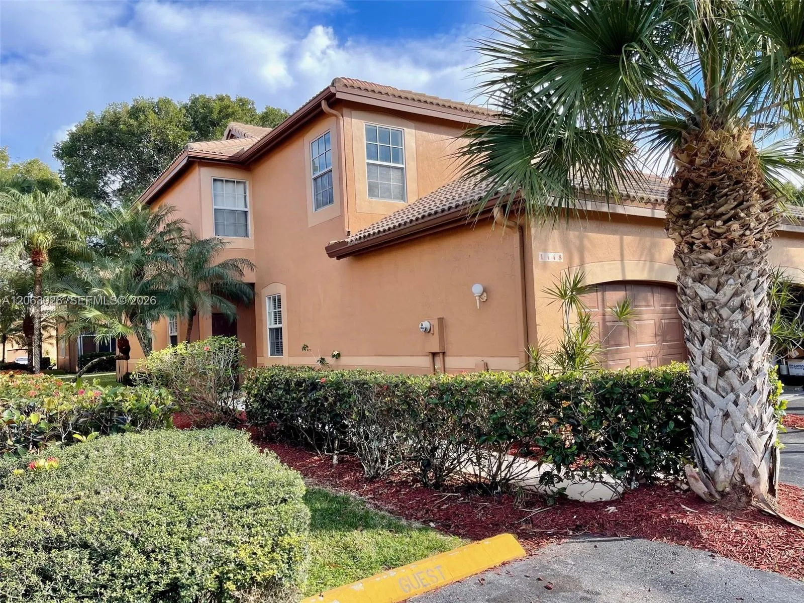 Foto de propiedad en 1448 Barcelona Way 1-23, Weston, FL 33327 Weston con MLS# 