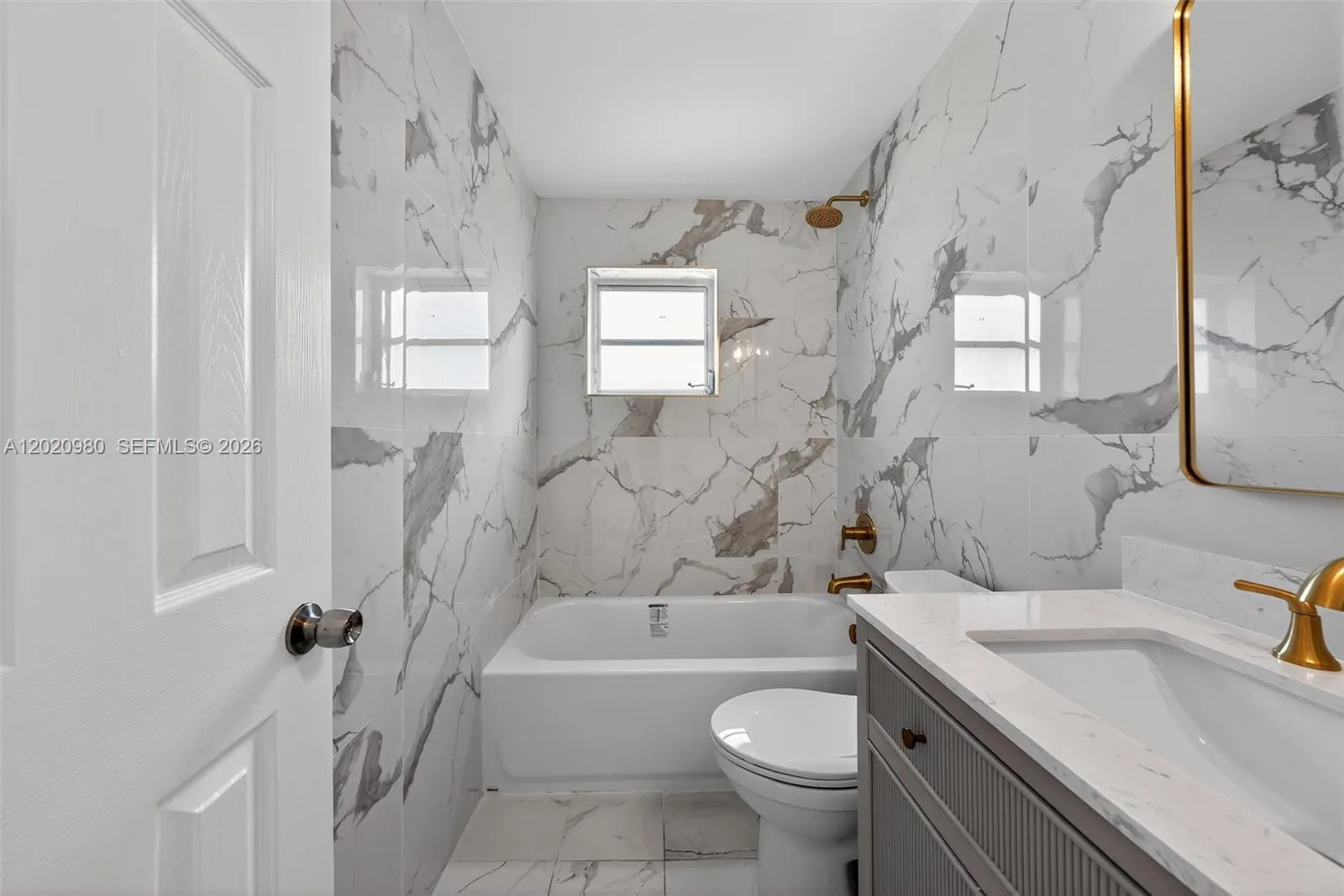 Foto de propiedad en 145 SW 30th Court B208, Miami, FL 33135 Miami con MLS# 