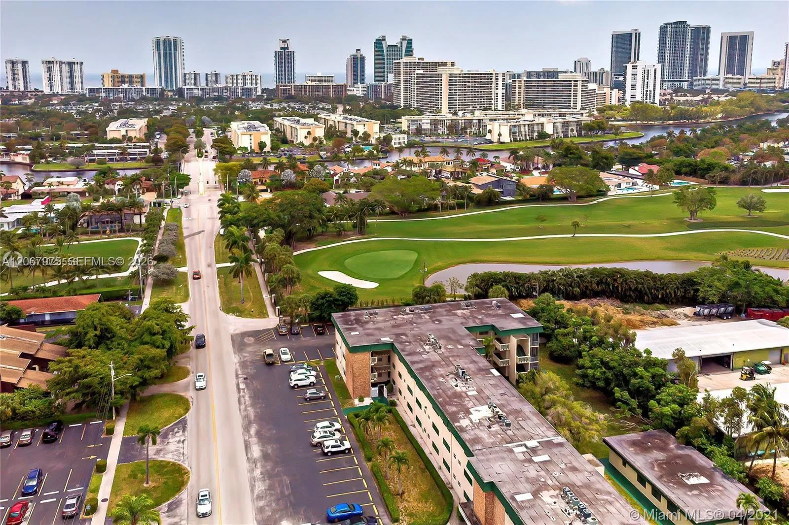 Foto de propiedad en 1450 Atlantic Shores Boulevard 109, Hallandale Beach, FL 33009 Hallandale Beach con MLS#