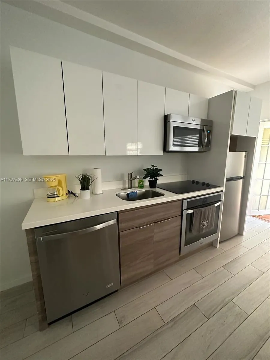 Foto de propiedad en 1450 Meridian Avenue 107, Miami Beach, FL 33139 Miami Beach con MLS# 