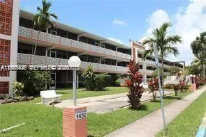 Foto de propiedad en 1450 NE 170th Street 114, North Miami Beach, FL 33162 North Miami Beach con MLS# 